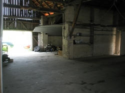 Stodola včetně garáží